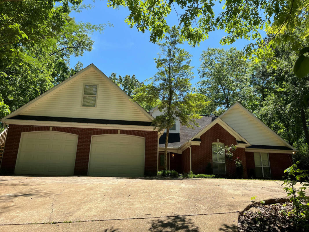 2405 WINDSOR PLACE RD, TUPELO, MS 38804, photo 1 of 35