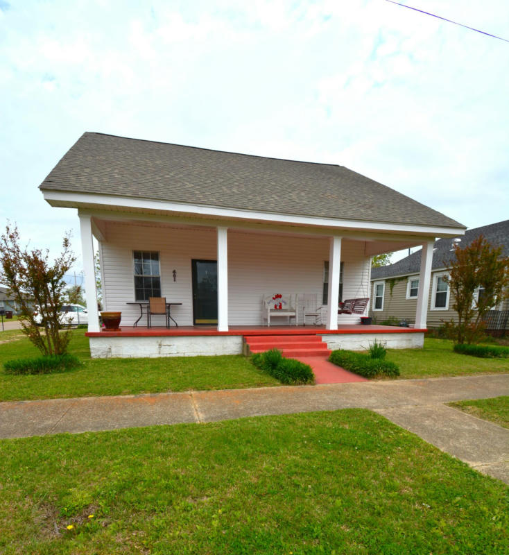 401 8TH AVE N, AMORY, MS 38821, photo 1 of 24